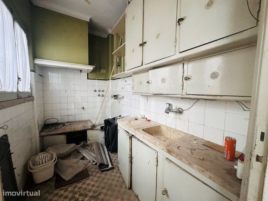Apartamento T0+1 com Grande Terraço e Sótão - Avenidas Novas, Lisboa
