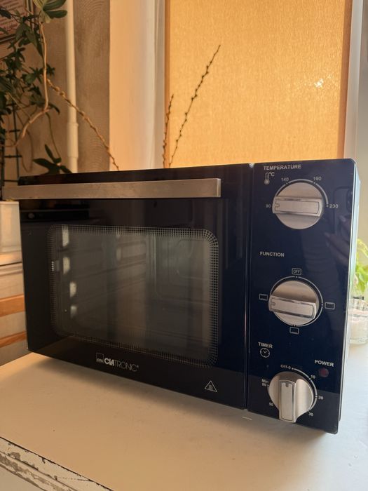 Електрична міні-піч Clatronic MBG 3726, відмінний стан