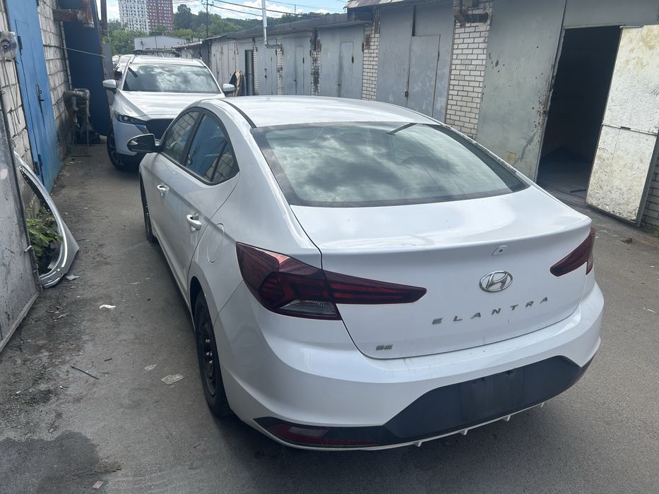 HYUNDAI Elantra 2018