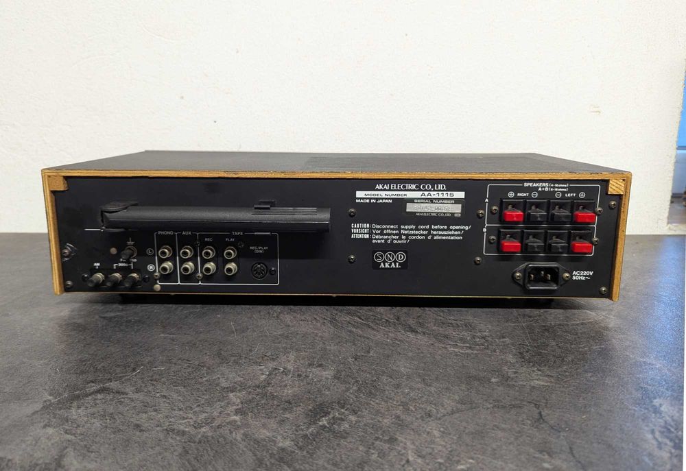Стерео ресивер Akai AA-1115.