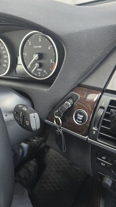 Продам ОФІЦІЙНИЙ BMW х5 е70 Дизель 2012року