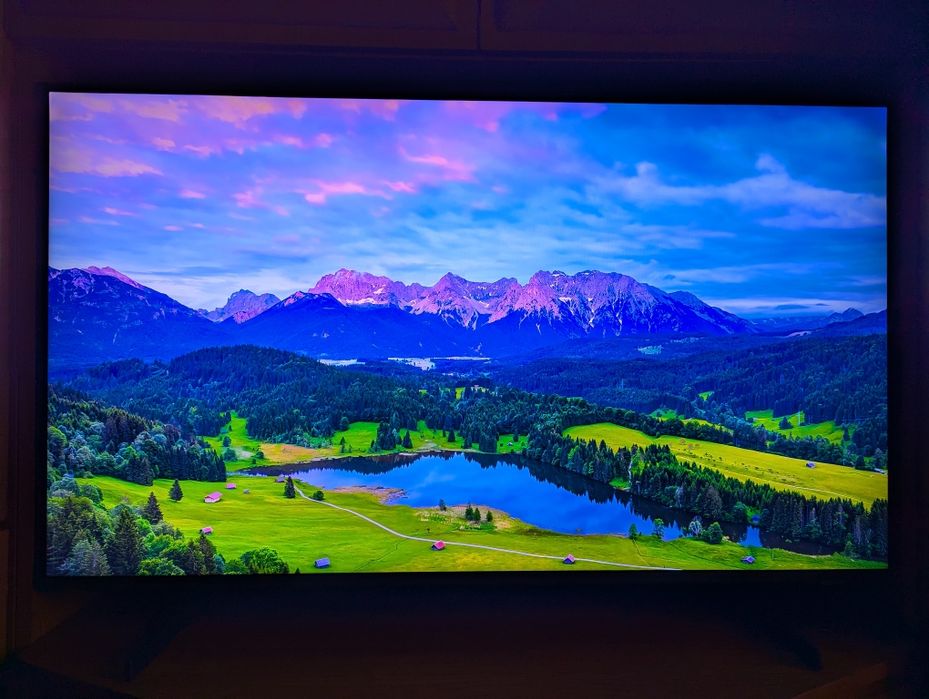 Телевизор Samsung Q8F 43 дюйма