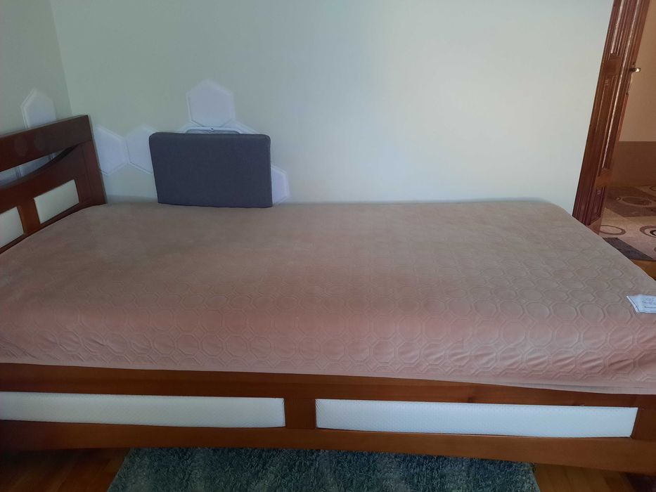 Продам ліжко односпальне