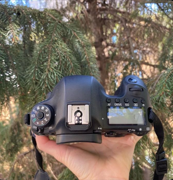 Фотоапарат Canon eos 6D
