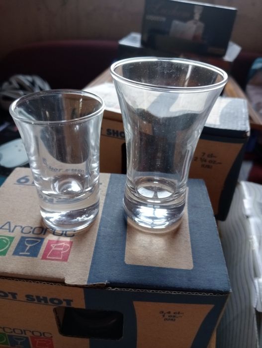 Conjunto de 12 copos de shot 5€ novos