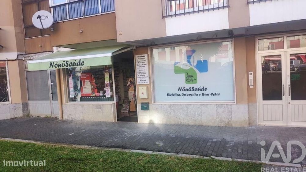 Loja / Estabelecimento Comercial em Arruda dos Vinhos de 77,00 m2
