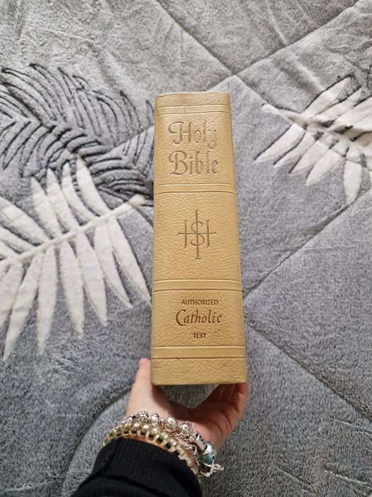 Big Book Holy Bible, Bíblia grande escrita em inglês
