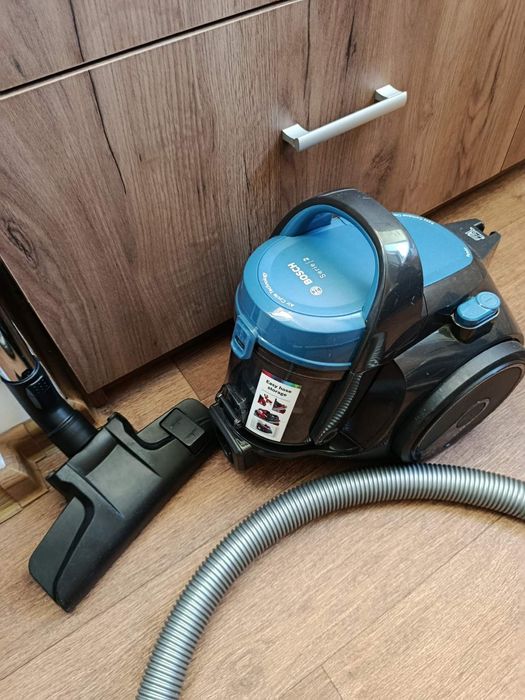 Пилососи акумуляторні, стаціонарні