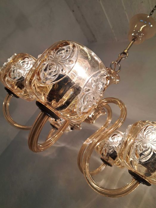 Żyrandol szklane ramiona klosze jak Murano szkło opalizujące