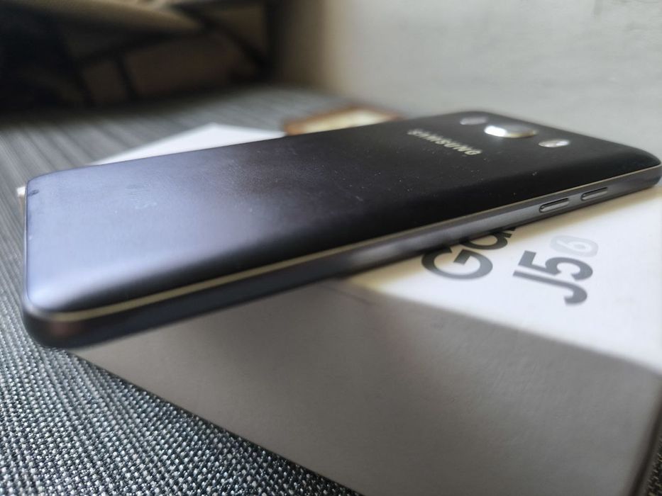 Samsung Galaxy J5 2016 – хороший стан, повний комплект