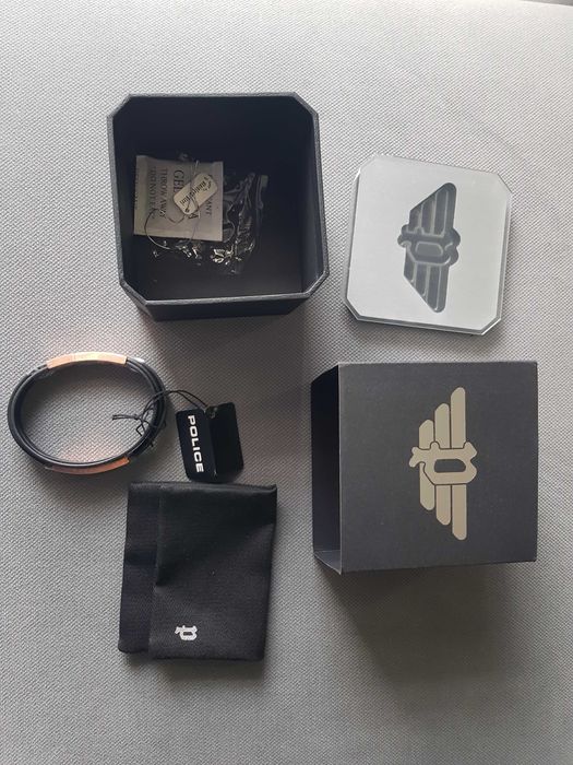 Pulseira POLICE em couro e Aço, modelo Unissexo, totalmente nova