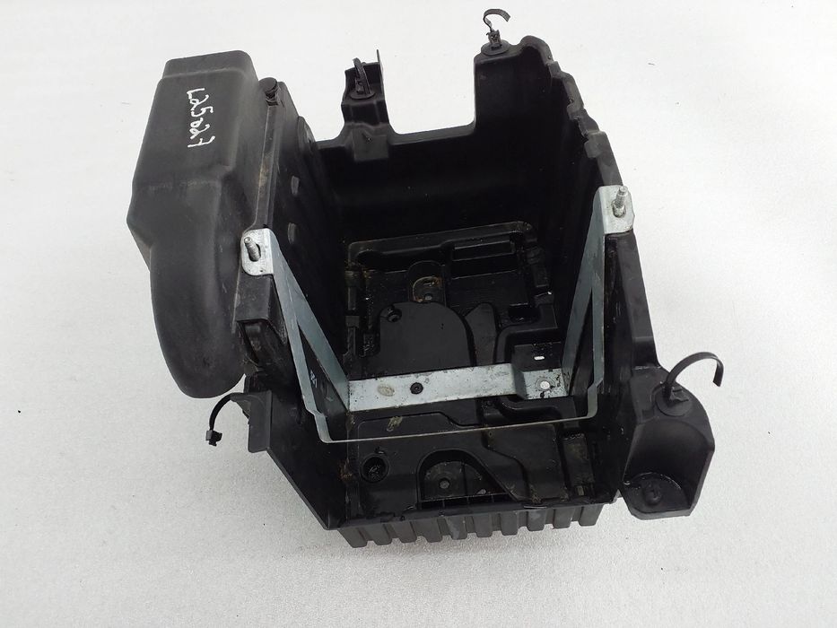 Base / caixa da bateria FORD Puma (J2K, CF7)
