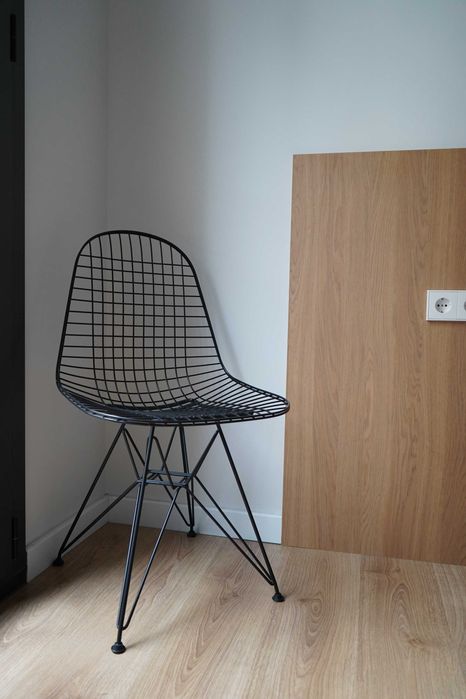 Cadeira da Vitra modelo Wire DKR-2 Chair