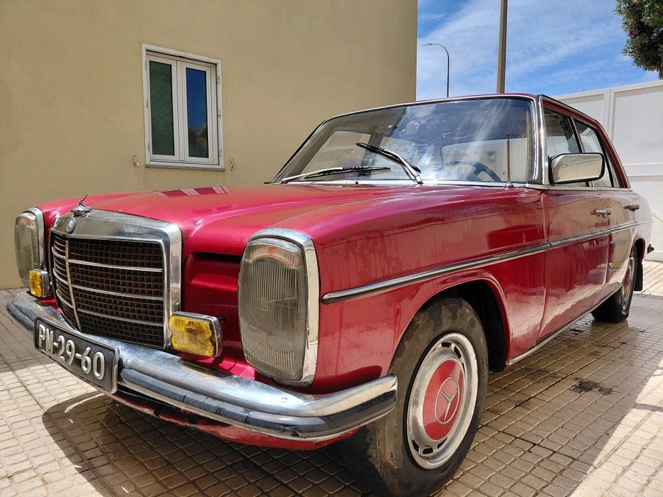 Mercedes-Benz W115 220D – 1977