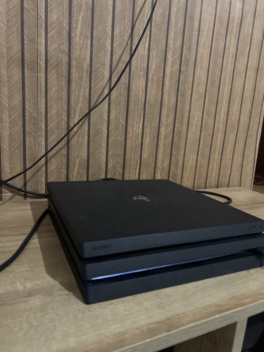 Vendo PS4 Pro inspecionado e com todos os cabos