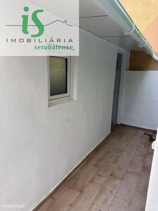 Moradia T4 Transformada Em T3 | Totalmente Remodelada | Casal De Figue