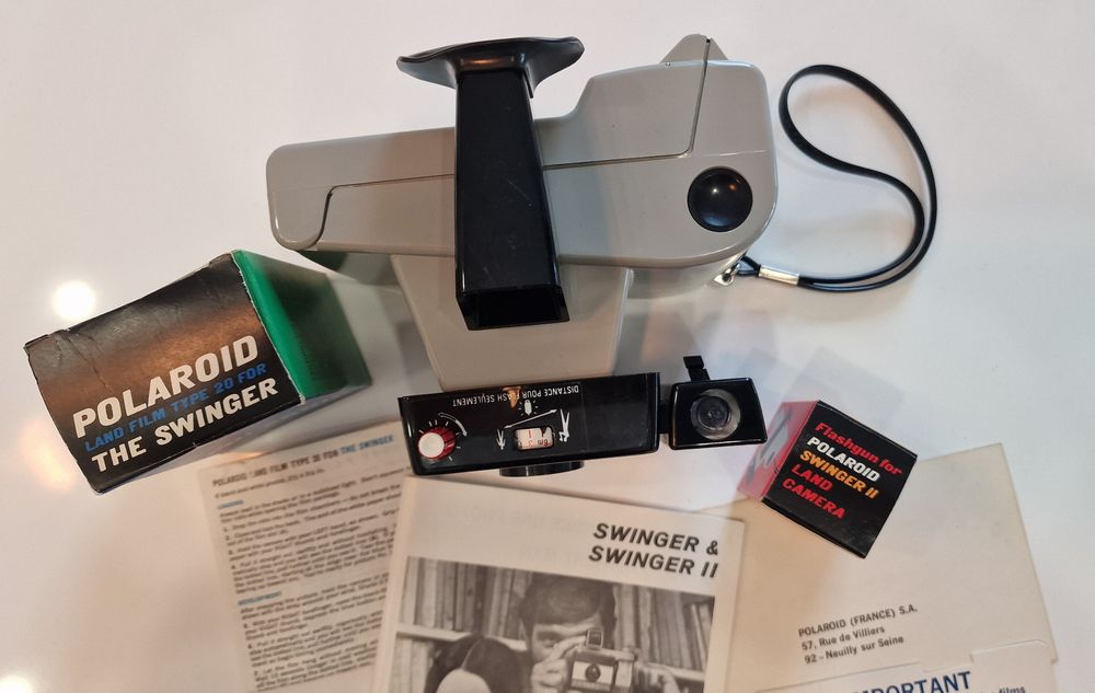 Camara Polaroid Swinger II com extras