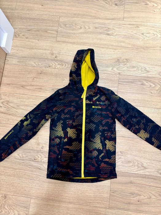 Kurtka softshell Mountain Warehouse 9–10 lat – stan idealny