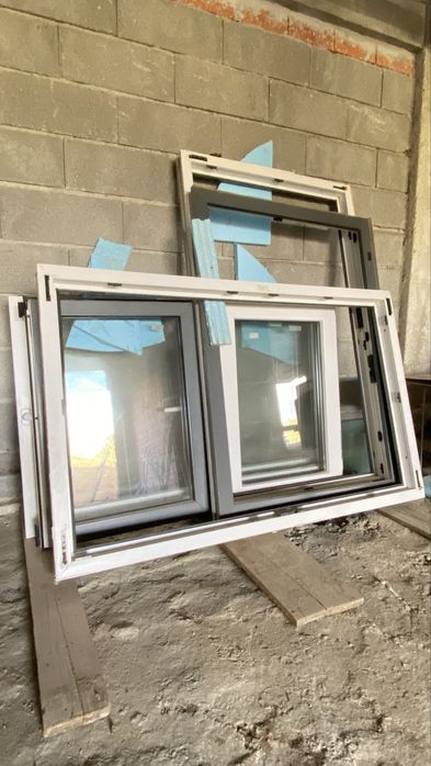 Porta-janela PVC Oscilobatente c/ Vidro Duplo – 140x100