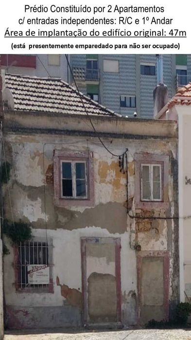 Vende-se  Prédio com 2 Pisos (2 Apartamentos) Centro do Barreiro e da zona Fluvial