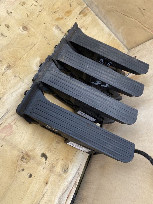 Педаль газу акселератор Passat B6 B7 Golf 4 5 6 Touran Caddy Octavia