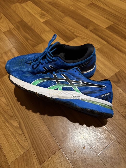 Чоловічі кросівки для бігу ASICS Gt-2000 8
