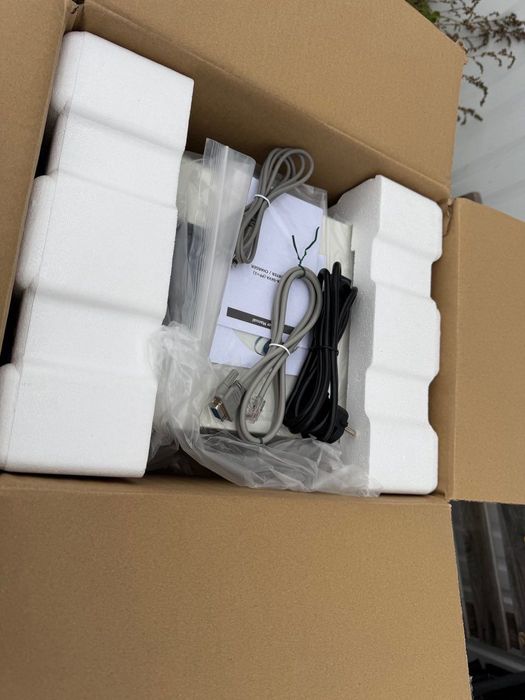 Інвертор гібридний Voltronic 1000 Вт