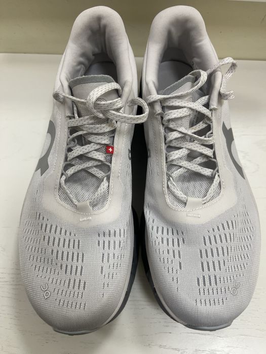 On running кросівки чоловічі. 43р.