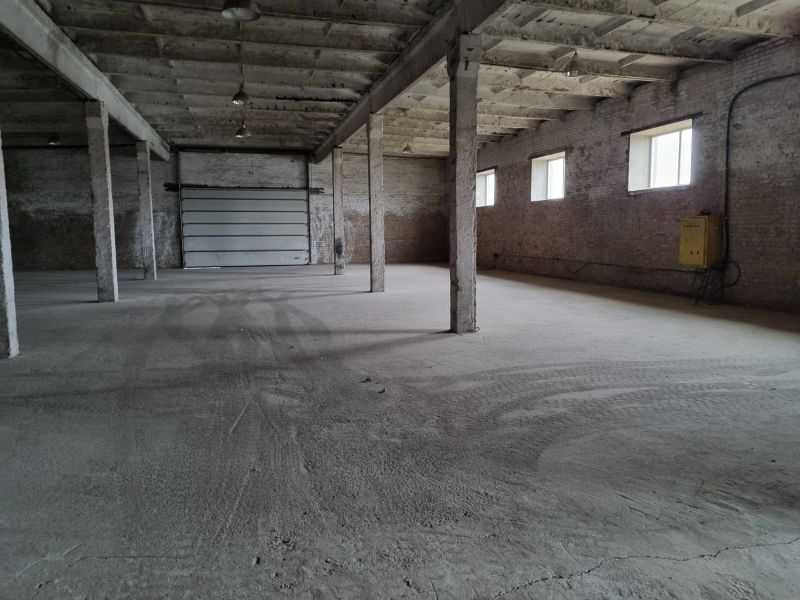 Промислова база з власною територією