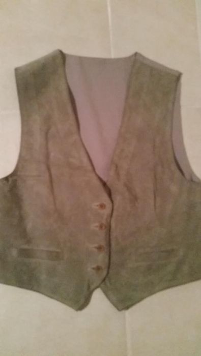 Coletes em pele Novos!