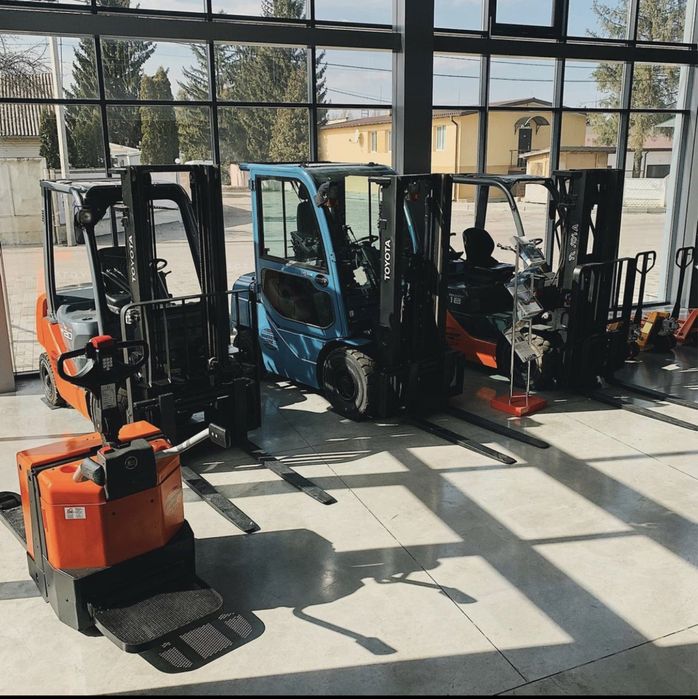 Навантажувач, погрузчик, кара, вилковий навантажувач Toyota