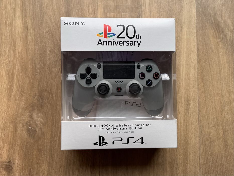 PS4 20周年 PS4の20周年モデルにクローズアップ！開封映像でこだわり抜かれた