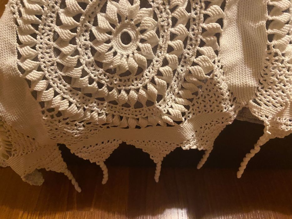 Colcha de renda , feita á mão.