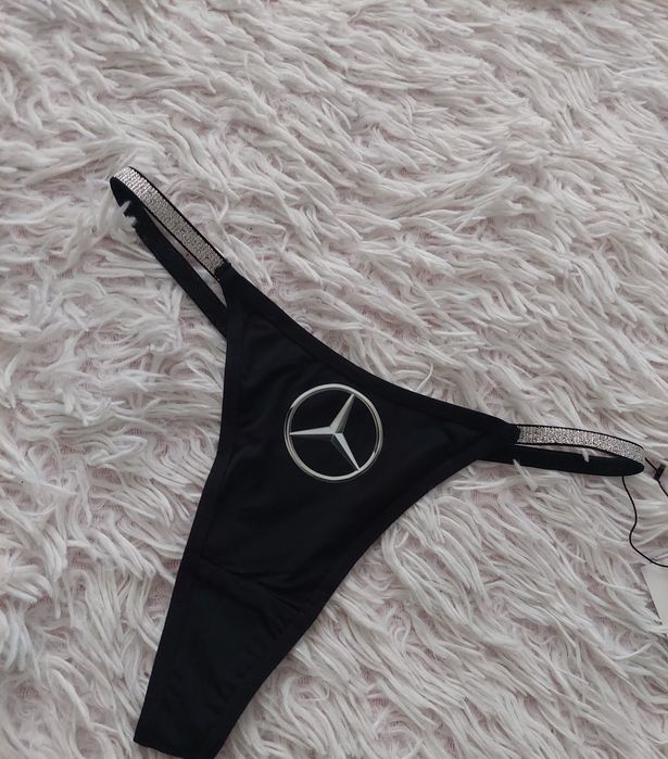Czarne stringi z logo Mercedesa Mercedes