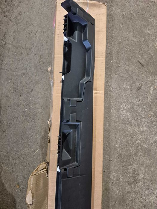 Listwa progowa prawa LandRover Range Rover Evoque BJ3M-10154-RH nowa