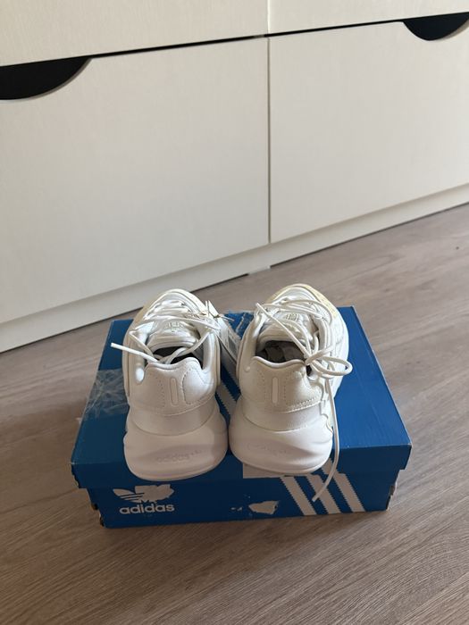 Кроссовки adidas новые