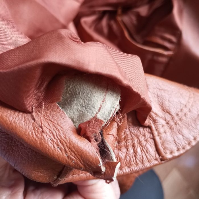 Продам куртку женскую кожанную