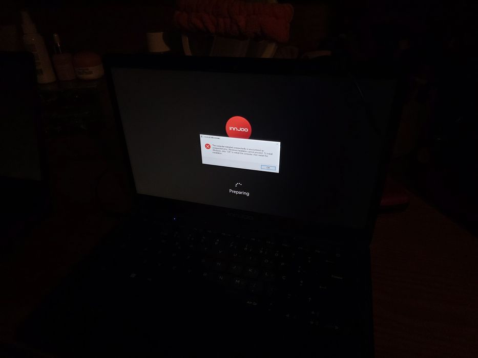 Selling 3 Laptops468896511615969282