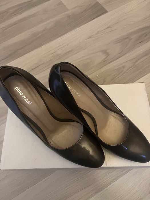 Buty na obcasie ciemnoszare