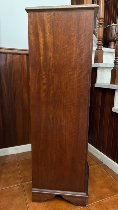 Móvel camiseiro com tampo em pedra mármore