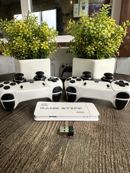 Игровая приставка Game Stick Pro 4K 2 джойстика Денди/ Сега /Sony PlayStation ігрова консоль