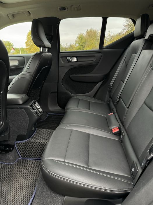 Volvo XC 40 2020 2 л