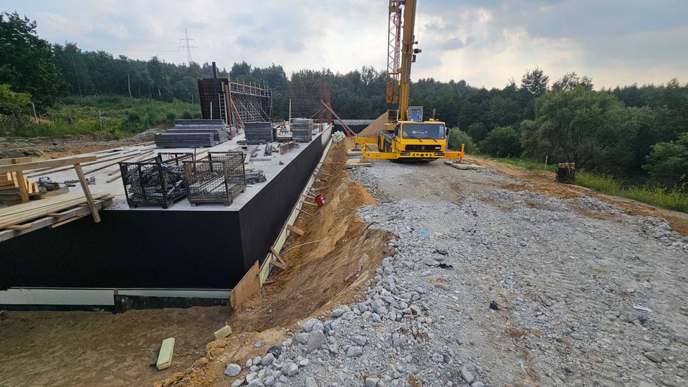 Izolacje Fundametów Drenaże Odwodnienia Prace ziemne