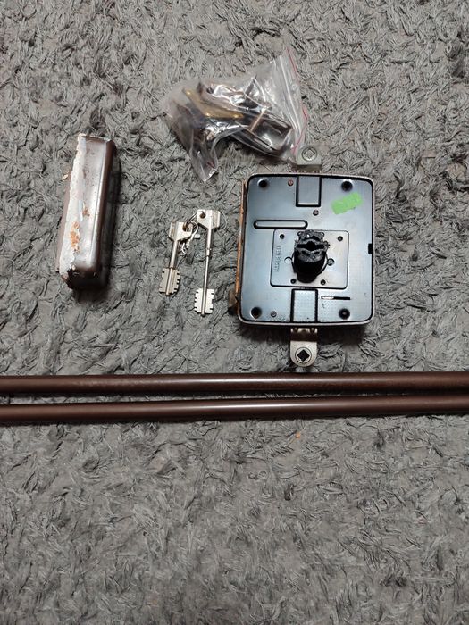 Fechaduras direitas várias