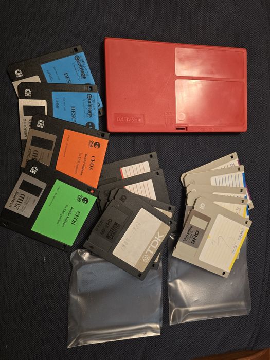 Pudełko i dyskietki retro prl