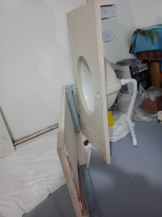 Bancada em mármore de casa de banho