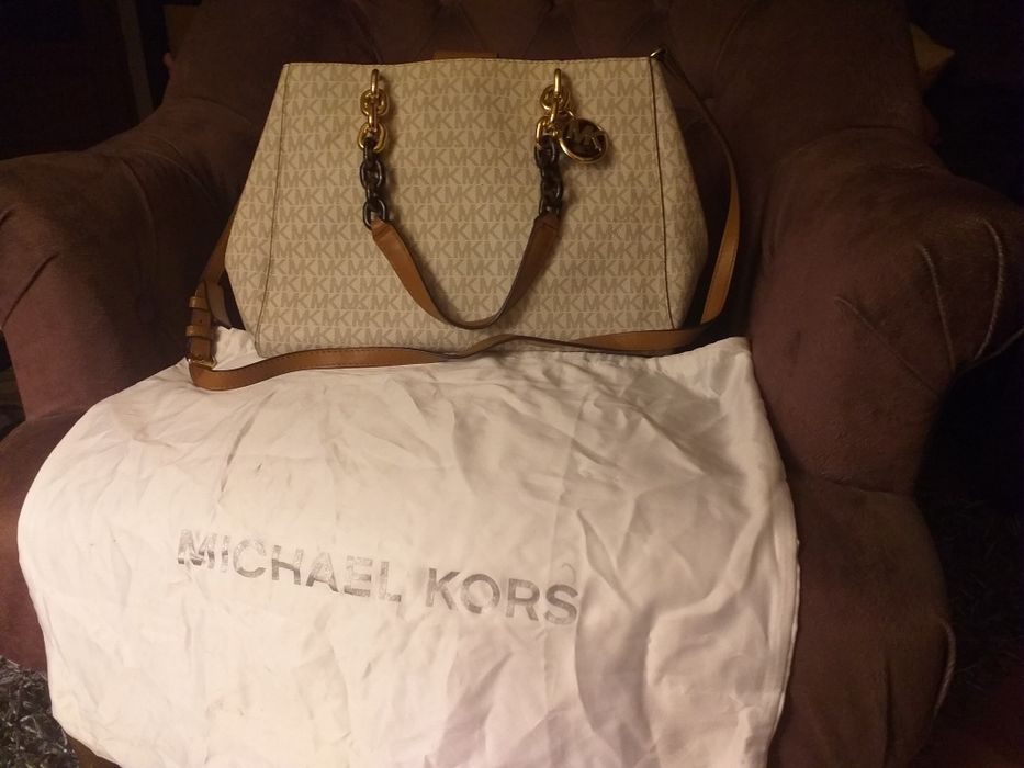 Carteira Michael Kors, com certificado autenticidade