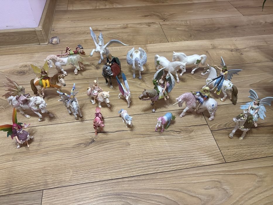 figurki koni i innych zwierzat schleich
