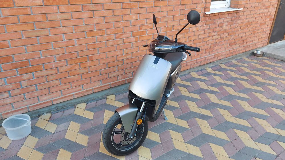 Електроскутер Super Soco CUX