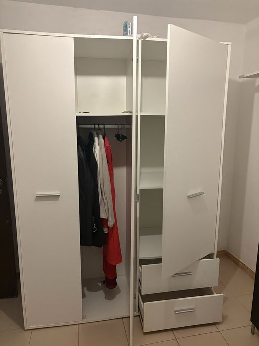 Roupeiro semi novo